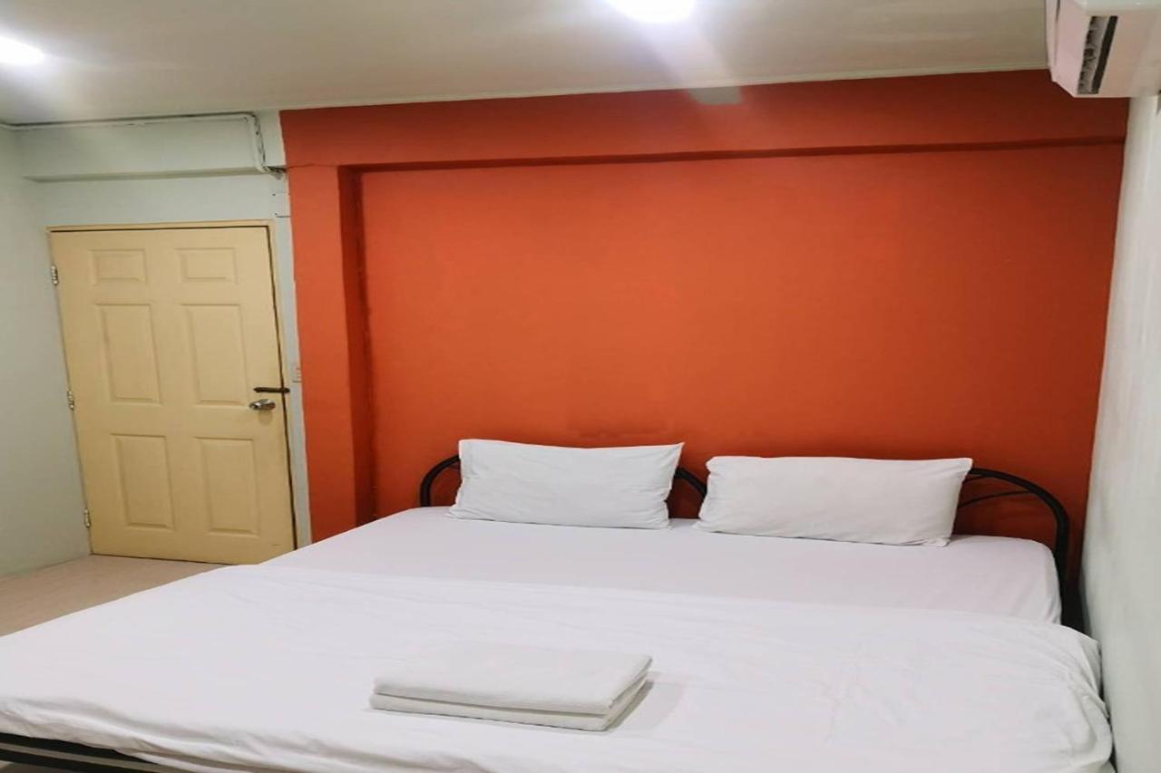 Freesia Saladaeng Silom Apartments Bangkok Dış mekan fotoğraf