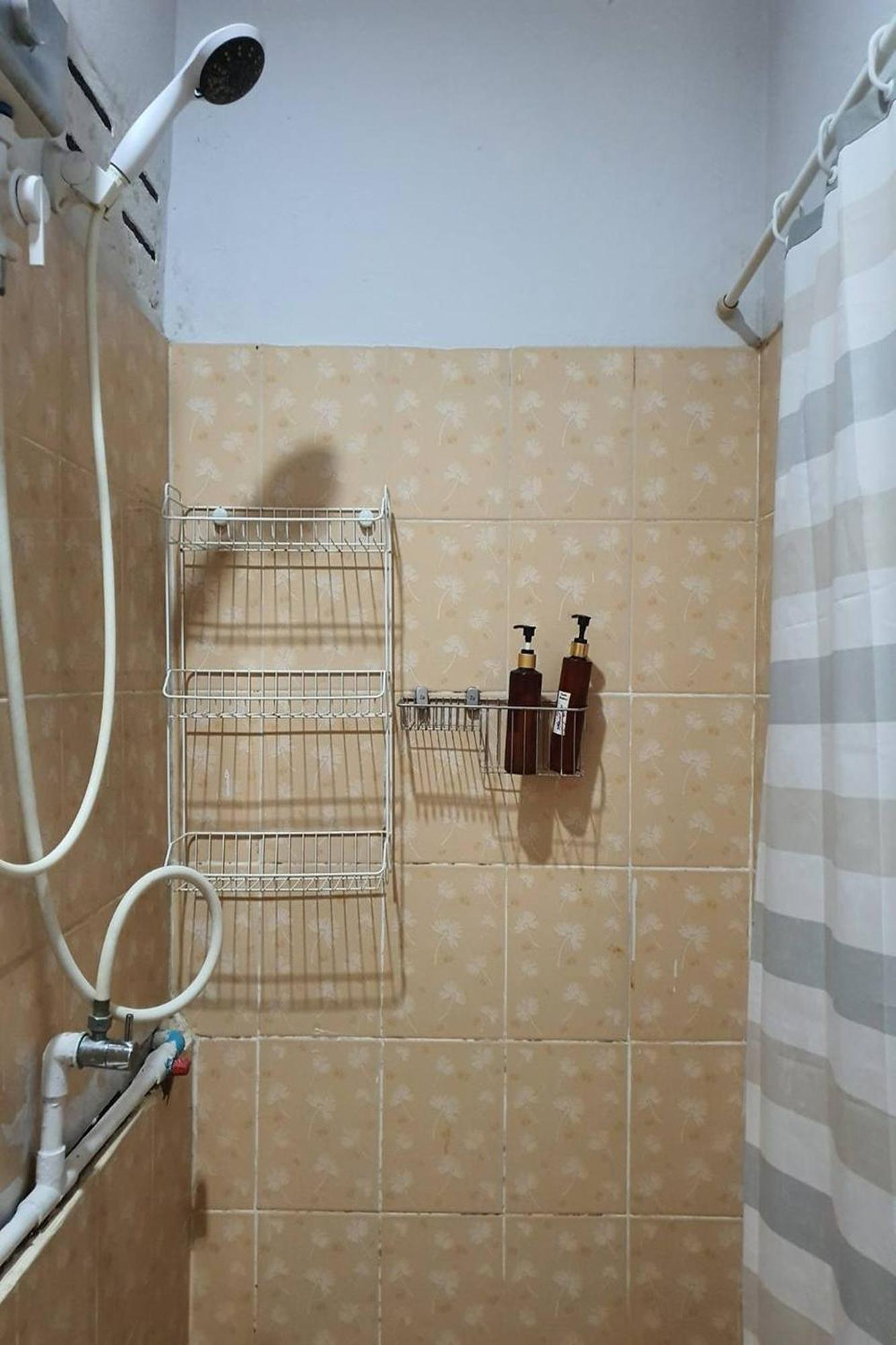 Freesia Saladaeng Silom Apartments Bangkok Dış mekan fotoğraf