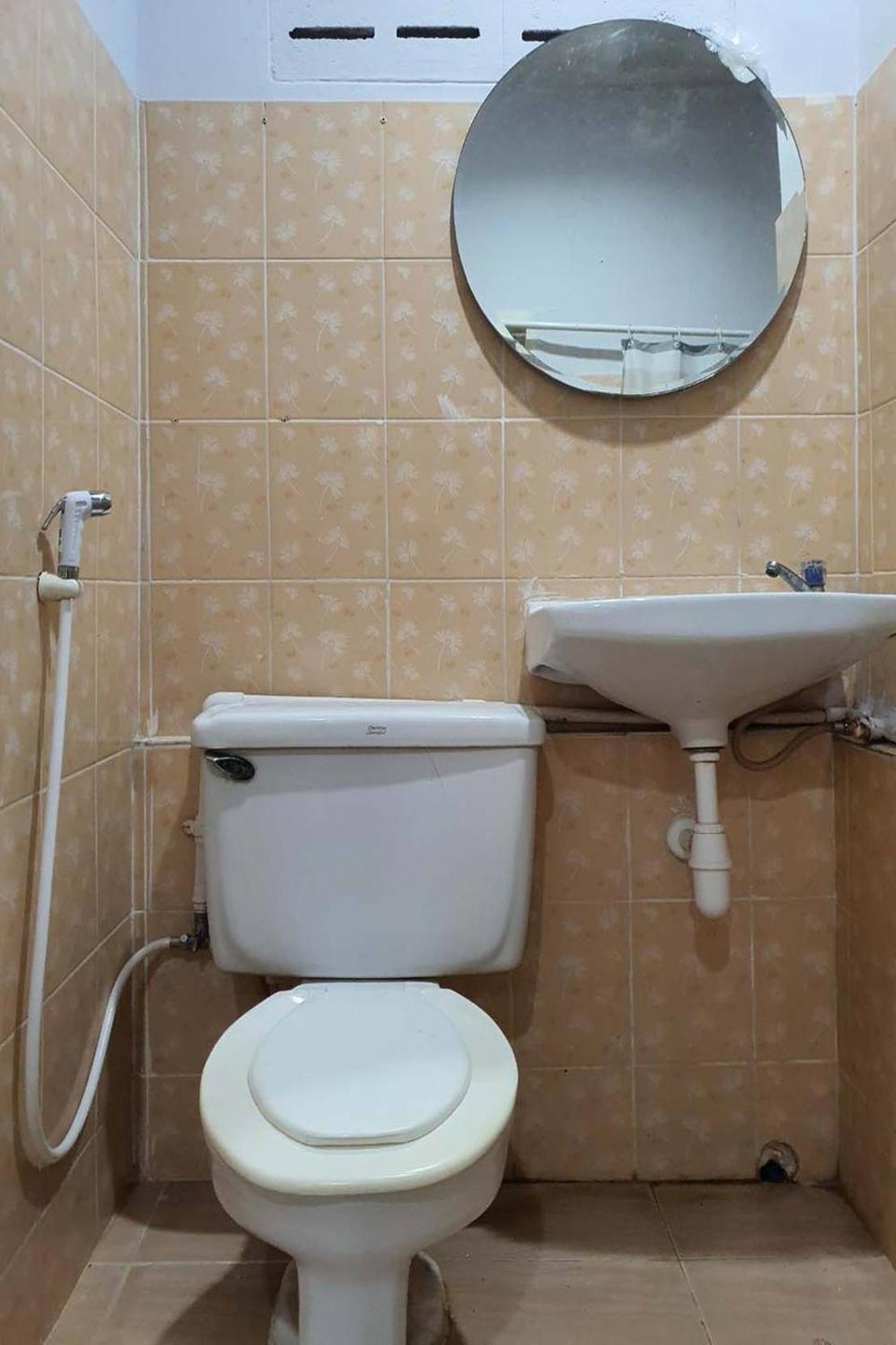Freesia Saladaeng Silom Apartments Bangkok Dış mekan fotoğraf