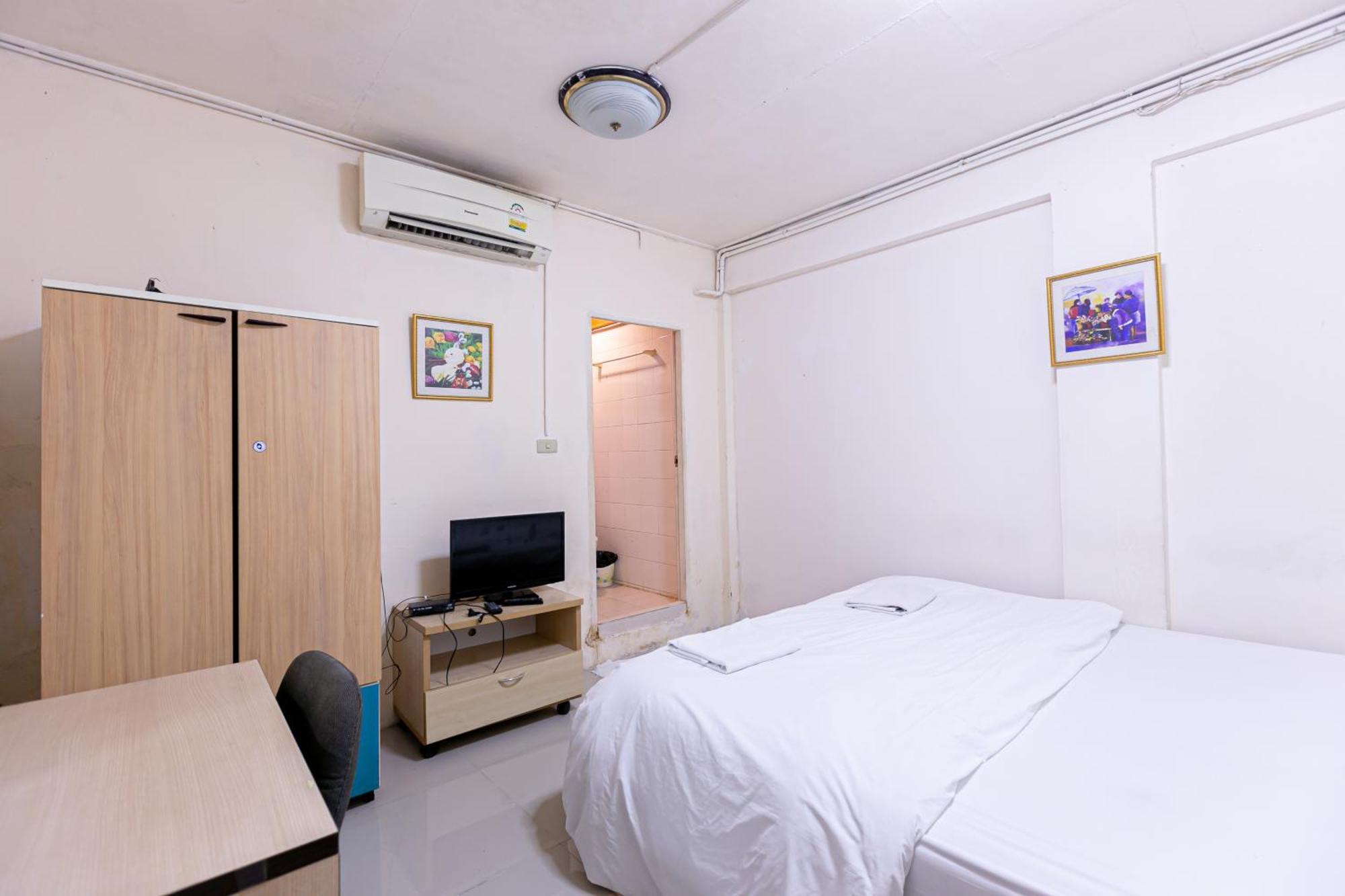 Freesia Saladaeng Silom Apartments Bangkok Dış mekan fotoğraf