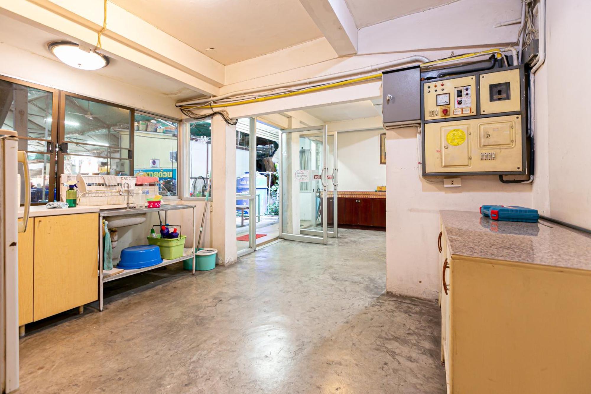 Freesia Saladaeng Silom Apartments Bangkok Dış mekan fotoğraf