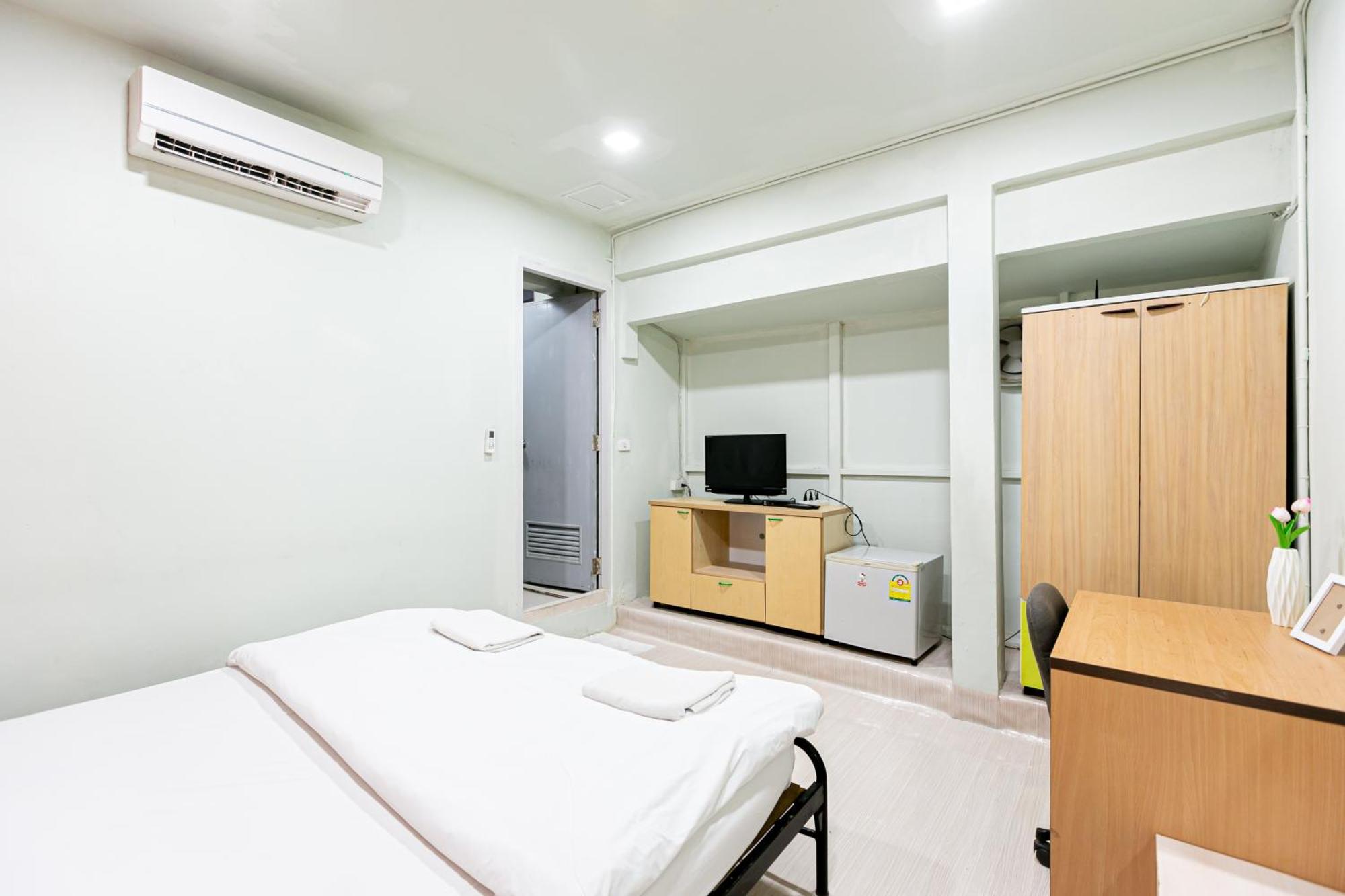 Freesia Saladaeng Silom Apartments Bangkok Dış mekan fotoğraf