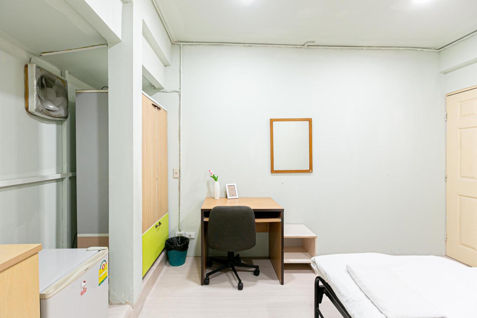 Freesia Saladaeng Silom Apartments Bangkok Dış mekan fotoğraf