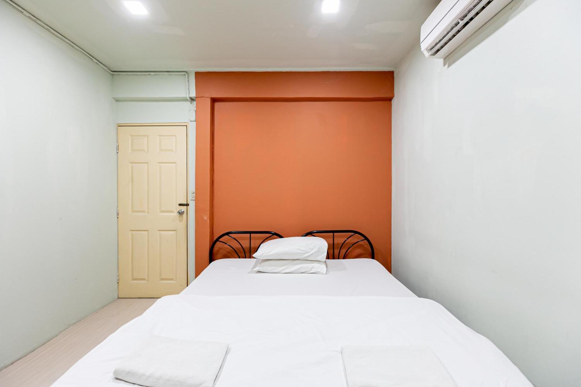 Freesia Saladaeng Silom Apartments Bangkok Dış mekan fotoğraf