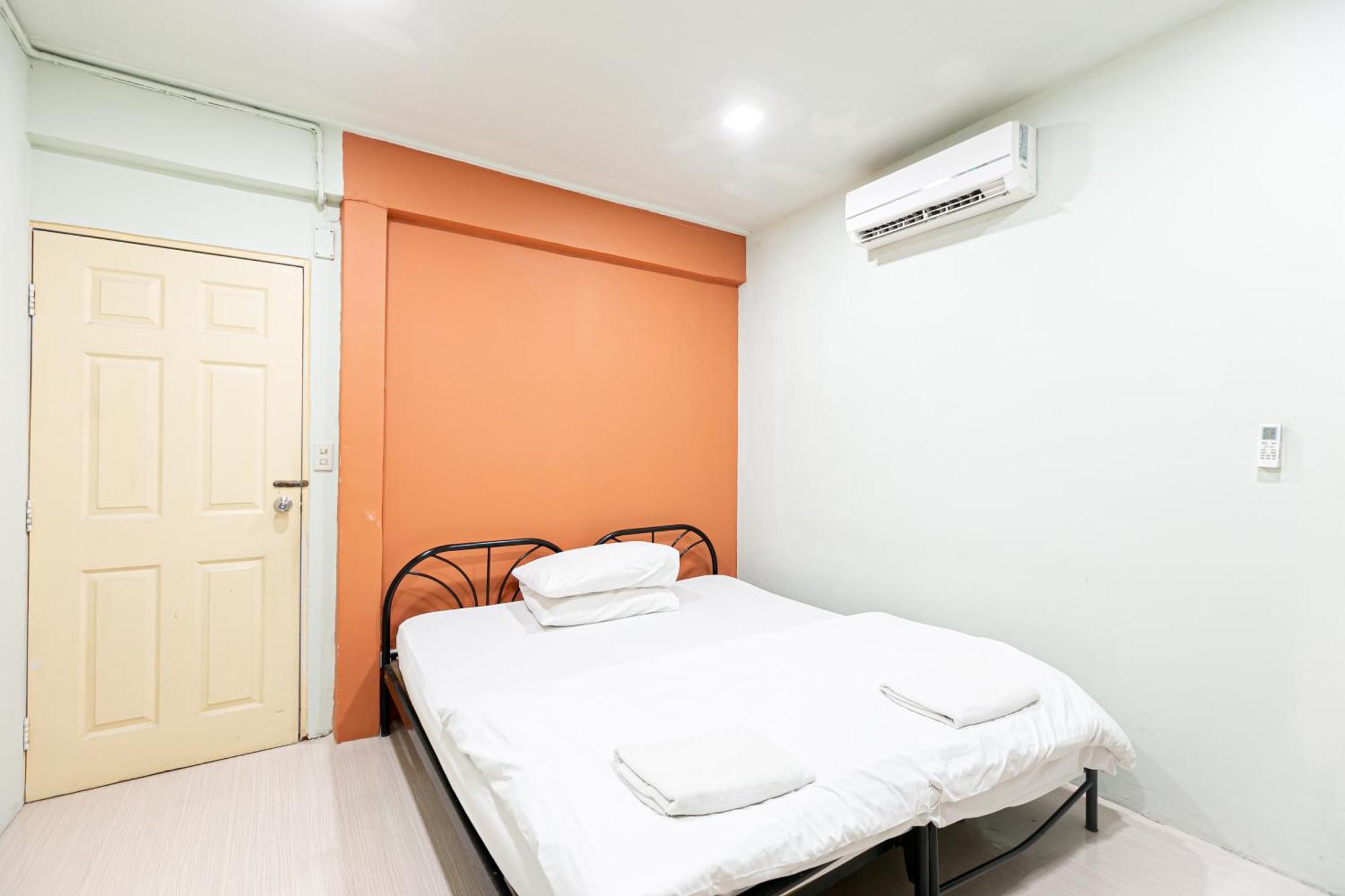 Freesia Saladaeng Silom Apartments Bangkok Dış mekan fotoğraf